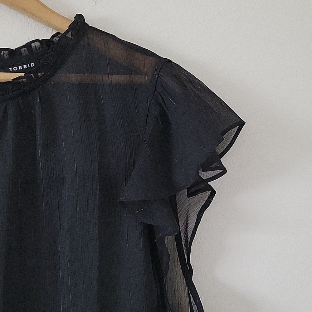 Torrid Black Sheer Short Sleeve Ruffle Neck Blouse Size 2X - Picture 3 of 8